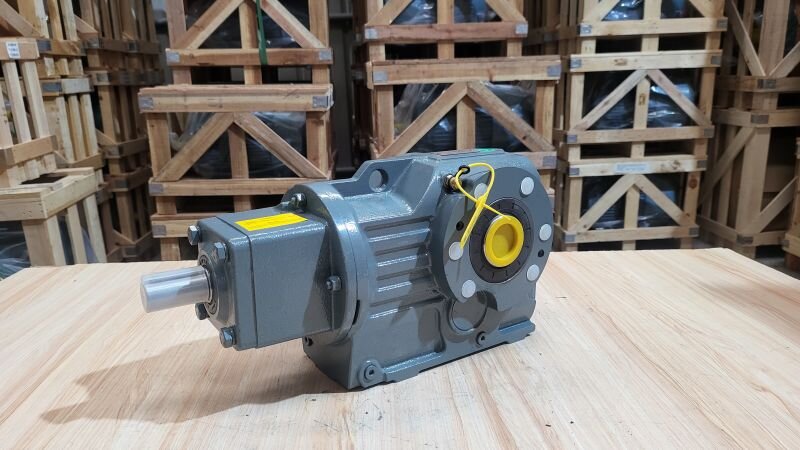 Cấu tạo của hộp giảm tốc tải nặng trục vuông góc S 1 cấp