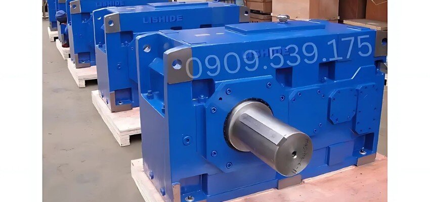 Hộp giảm tốc tải nặng HB là một loại hộp giảm tốc được thiết kế đặc biệt để chịu được tải trọng lớn và hoạt động liên tục trong môi trường công nghiệp khắc nghiệt