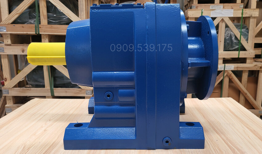 Thiết kế tổng quan của hộp giảm tốc tải nặng trục thẳng R 55kW 75Hp