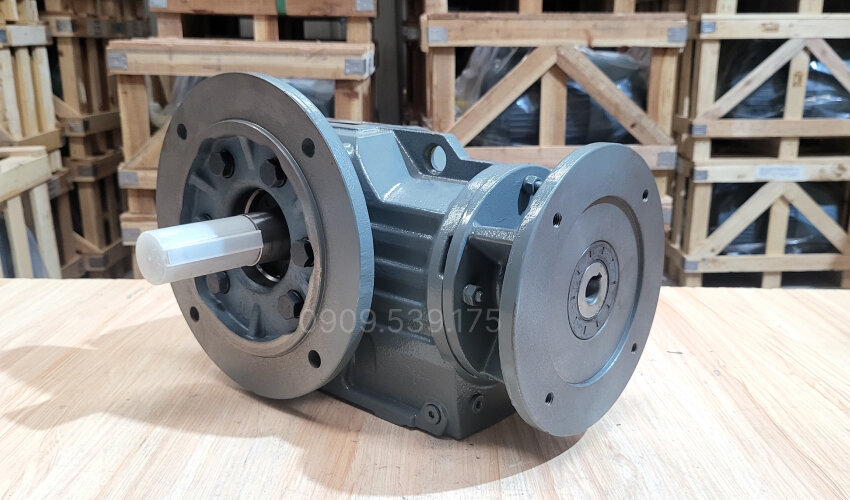 Hộp giảm tốc tải nặng trục vuông góc K 5.5kW 7.5Hp có thiết kế như thế nào?