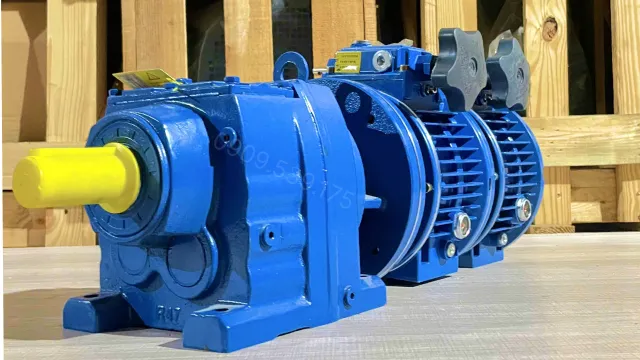Hộp giảm tốc 3 cấp (2 UDL 1.5kW và 1 R57)